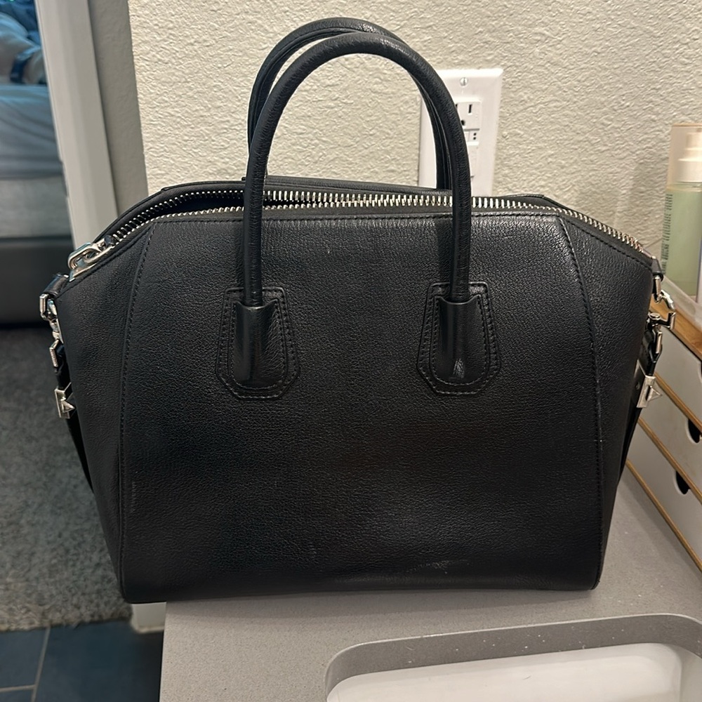 Givenchy bag - Picture 2 of 3